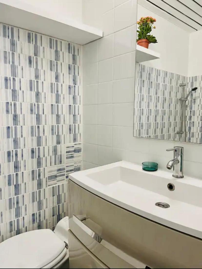Appartement Moderne Quartier Saint Lazare パリ エクステリア 写真